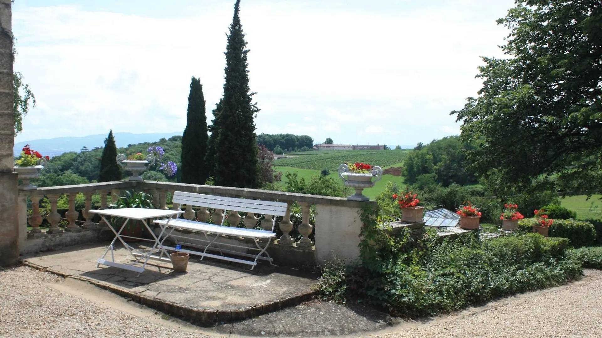 Bed and Breakfast Domaine De Montclair Pommiers  Bed & Breakfast Pommiers (Rhone)
