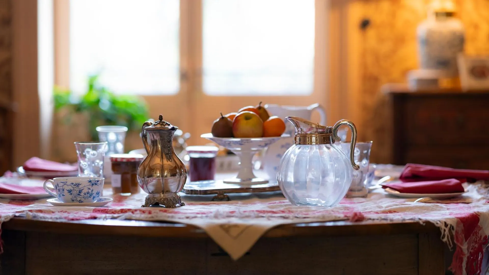 Bed and Breakfast Domaine De Montclair Pommiers  0*, Pommiers (Rhone)