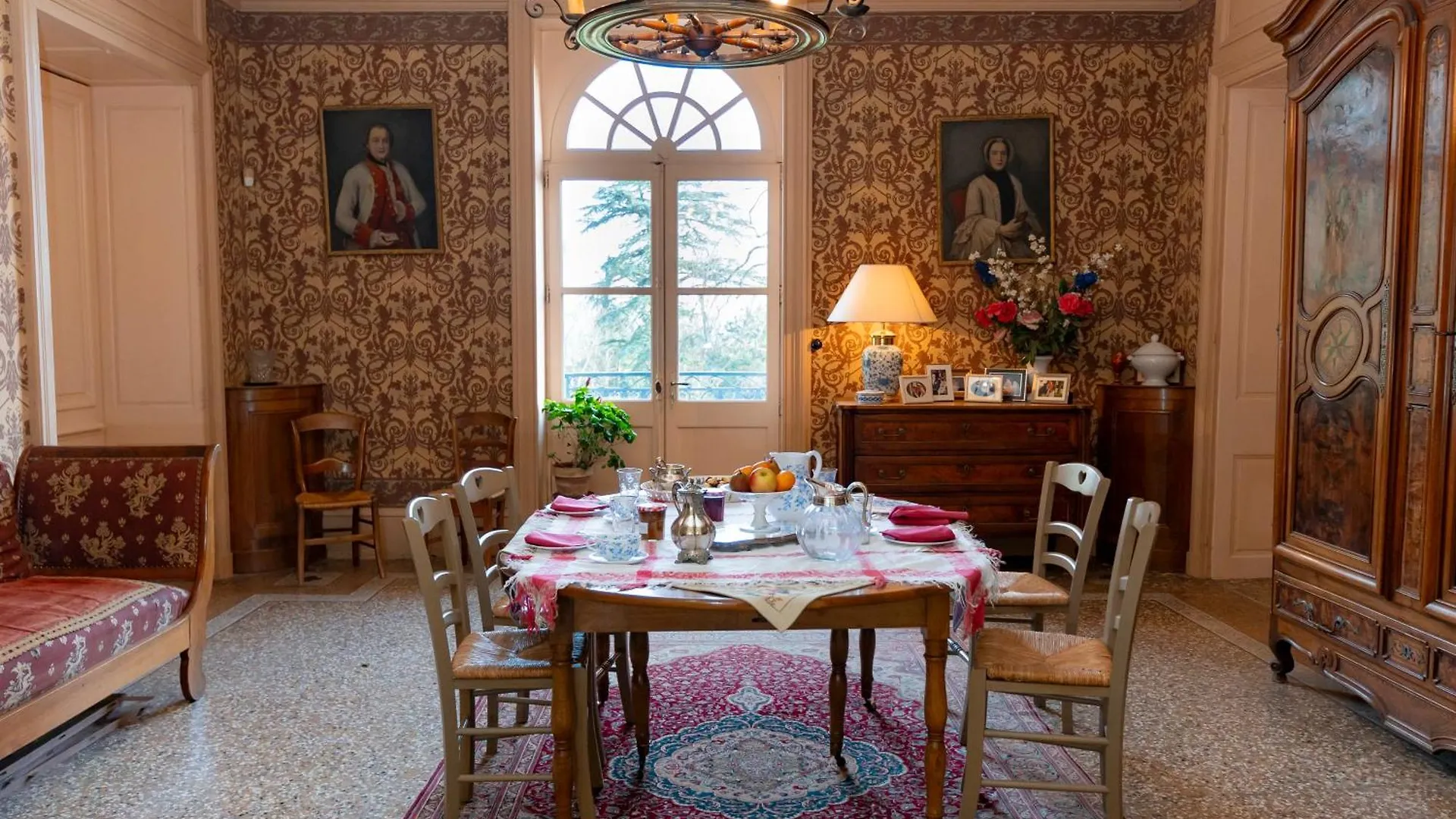 Bed and Breakfast Domaine De Montclair Pommiers  Bed & Breakfast